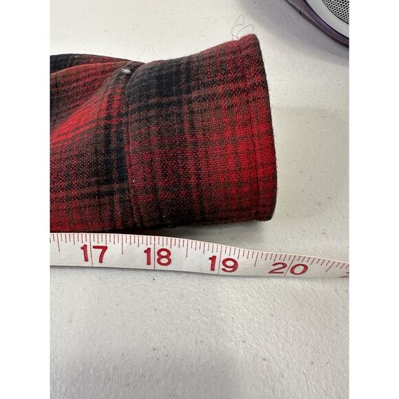 Women’s Pendleton Board Shirt 100% Virgin Wool Sz M Red Ombre Plaid Button Up - Picture 4 of 9